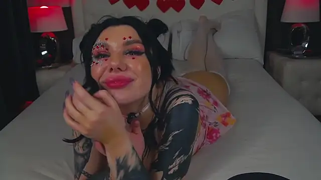 Snapshot of MaeveMoon chatting on 02.15.26 MaeveMoon online show from 02.15.26