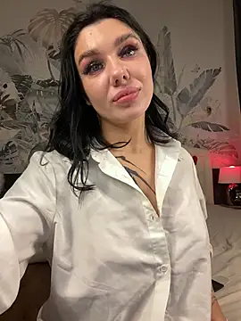 Snapshot of MaeveMoon chatting on 02.15.26 MaeveMoon online show from 02.15.26