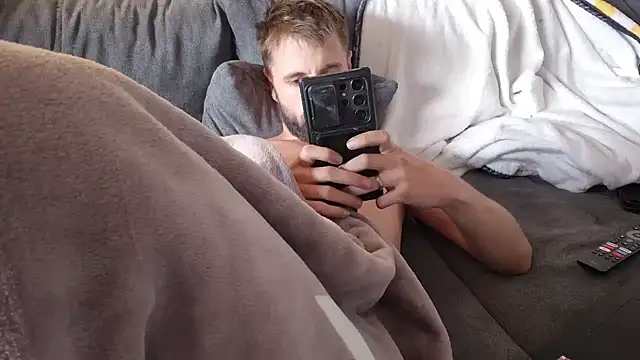 Snapshot of ademandjulia chatting on 10.30.25 ademandjulia online show from 10.30.25