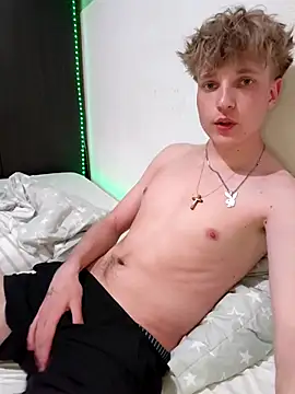 Snapshot of And25bn chatting on 05.07.26 And25bn online show from 05.07.26