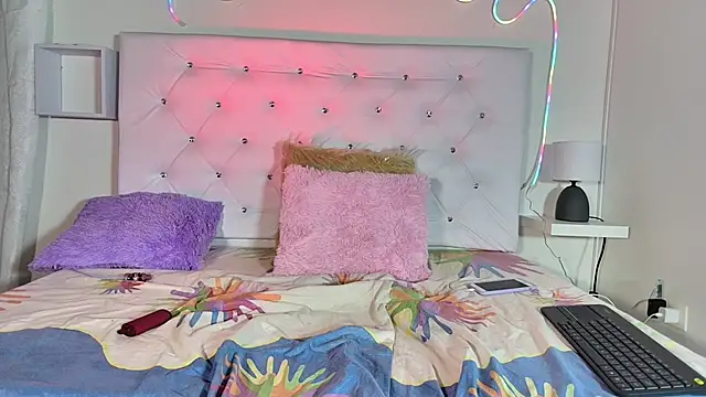 ariana smiith online show from 02.24.25