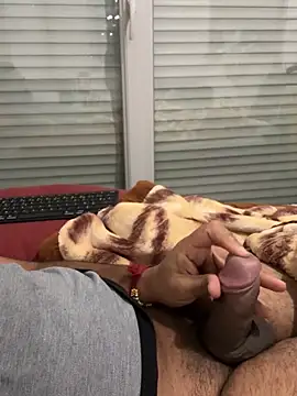 Snapshot of Sammy69hard69 chatting on 10.06.25 Sammy69hard69 online show from 10.06.25