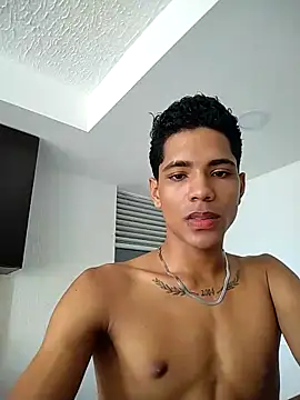 BrawnLove02 online show from 02.20.25