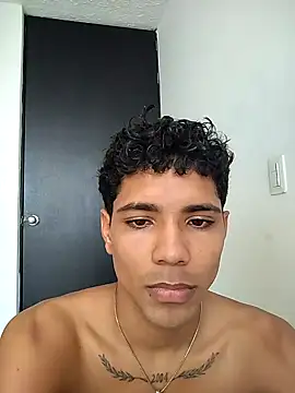 BrawnLove02 online show from 02.26.25