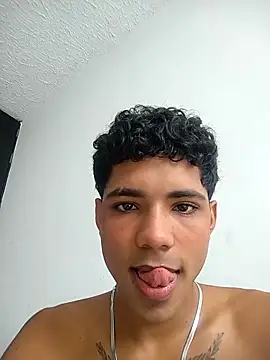 BrawnLove02 online show from 03.09.25
