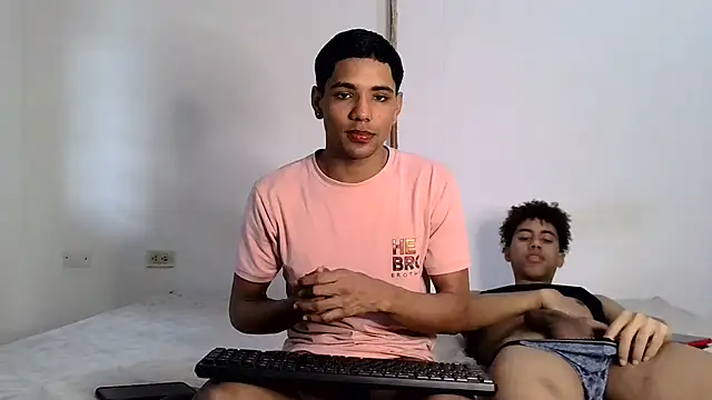 BrawnLove02 online show from 09.11.25