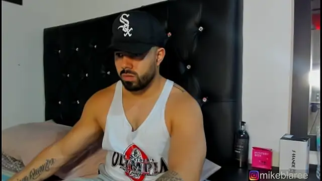 Snapshot of mikeblaree chatting on 02.02.26 mikeblaree online show from 02.02.26