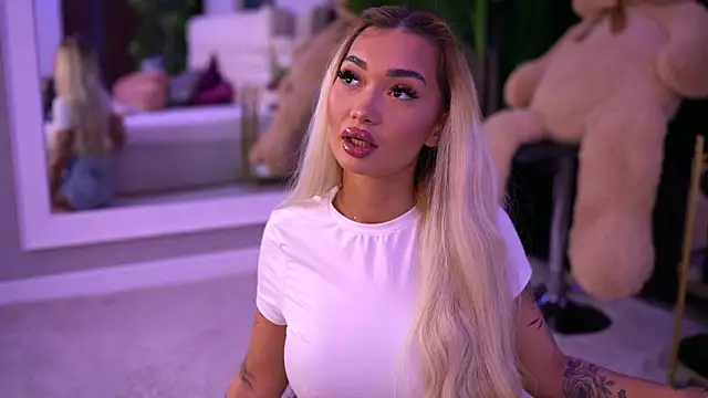 SashaFerrera online show from 09.19.25