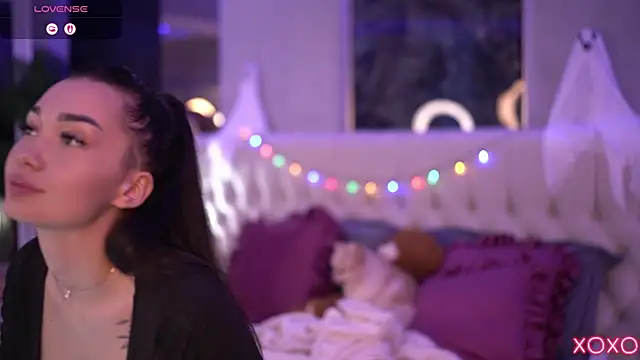 SashaFerrera online show from 10.30.25