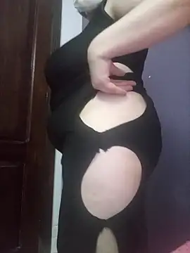 elnotella online show from 10.23.25