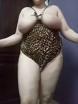 elnotella online show from 10.29.25