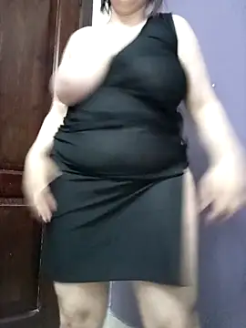 elnotella online show from 10.31.25