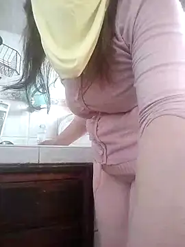 Snapshot of nouhaty chatting on 02.25.25 nouhaty online show from 02.25.25