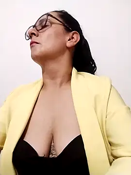 Alanna 11 online show from 02.28.25