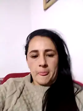 Snapshot of Alanna_11 chatting on 10.05.25 Alanna 11 online show from 10.05.25