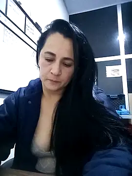 Snapshot of Alanna_11 chatting on 10.13.25 Alanna 11 online show from 10.13.25