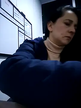 Snapshot of Alanna_11 chatting on 10.21.25 Alanna 11 online show from 10.21.25