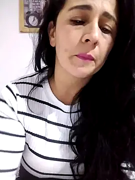 Snapshot of Alanna_11 chatting on 10.23.25 Alanna 11 online show from 10.23.25