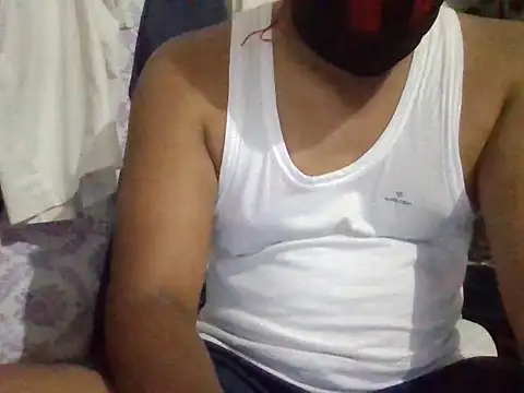 Snapshot of Mohan_Patel_35 chatting on 10.10.25 Mohan Patel 35 online show from 10.10.25