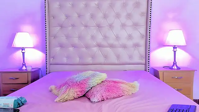 emily jk online show from 10.04.25