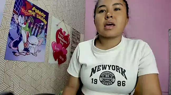Snapshot of camilagreeco chatting on 02.13.25 camilagreeco online show from 02.13.25