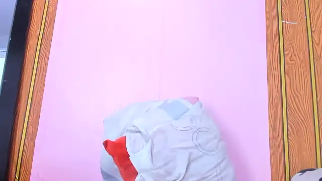 Snapshot of camilagreeco chatting on 10.03.25 camilagreeco online show from 10.03.25