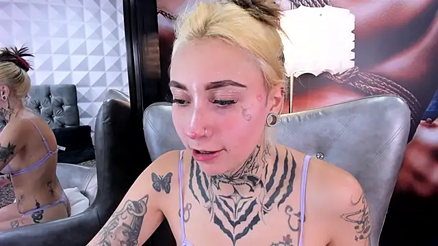 Snapshot of miss___angel chatting on 02.13.25 miss   angel online show from 02.13.25