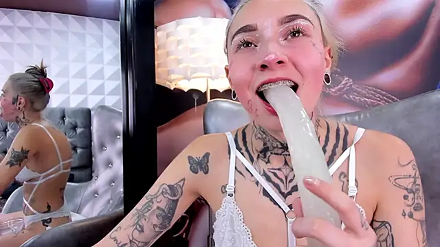 Snapshot of miss___angel chatting on 02.20.25 miss   angel online show from 02.20.25