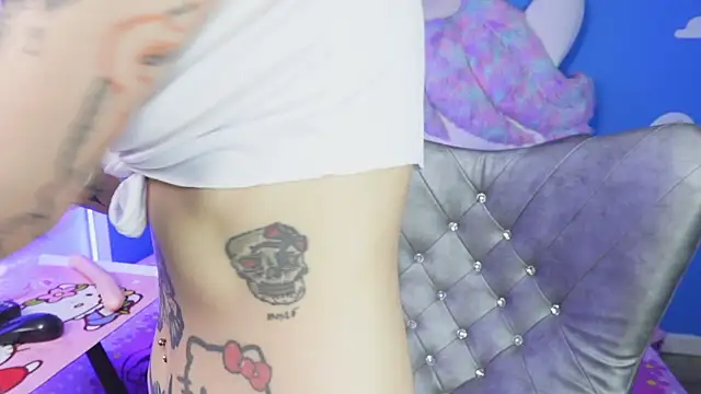 Snapshot of miss___angel chatting on 10.15.25 miss   angel online show from 10.15.25