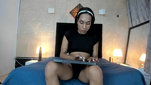 ChanelleJohnson  online show from 10.11.25