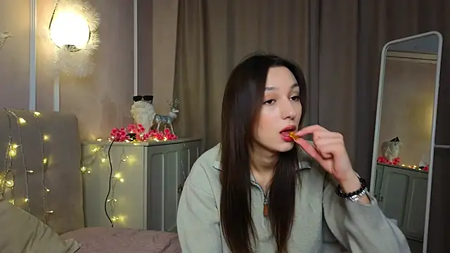 ColleenCox online show from 03.04.25