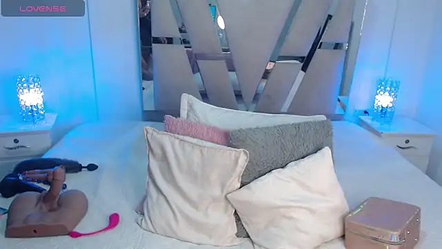 KathyLee69  online show from 09.19.25