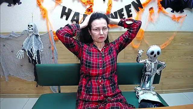 Miroslava Happi online show from 10.31.25