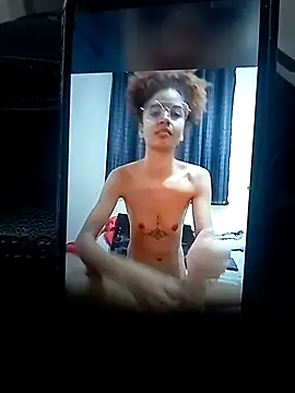 Snapshot of Felipe_OwnZ chatting on 10.11.25 Felipe OwnZ online show from 10.11.25