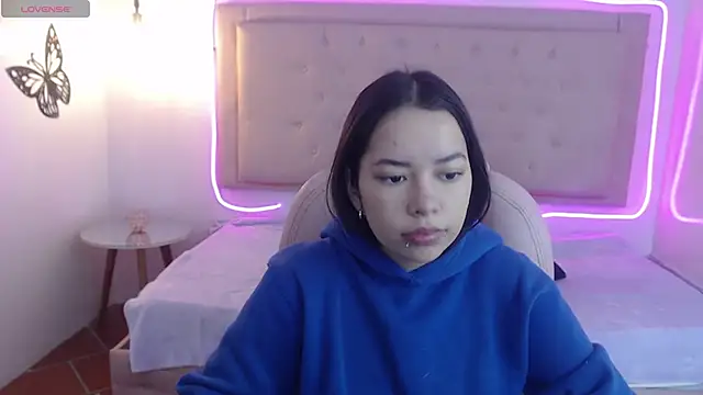 Snapshot of honnielane chatting on 03.06.25 honnielane online show from 03.06.25