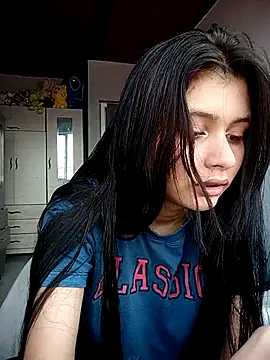 CHLOE ISABELL online show from 01.08.26