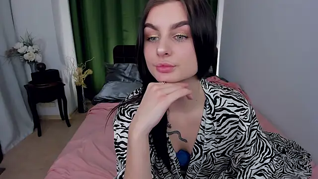 EmmaOlsen4u online show from 02.11.25