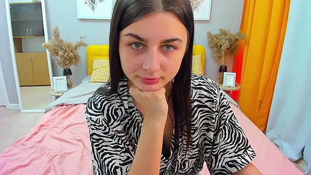 EmmaOlsen4u online show from 02.20.25