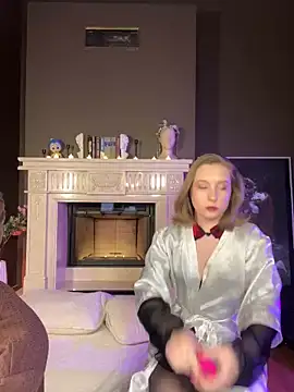 Snapshot of Saint_Vicious chatting on 03.04.25 Saint Vicious online show from 03.04.25