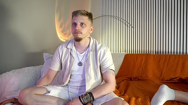 Saint Vicious online show from 09.17.25