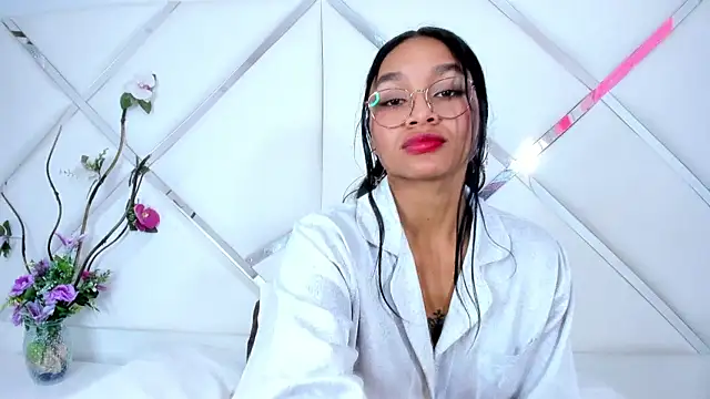 Snapshot of Lynda_Bonnie chatting on 03.22.25 Lynda Bonnie online show from 03.22.25