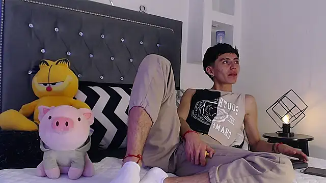 MaikyCooper online show from 03.17.25