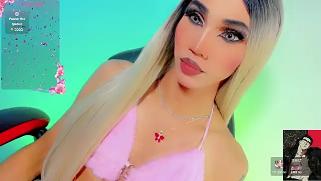 Snapshot of emelly_horny_ chatting on 09.29.25 emelly horny  online show from 09.29.25