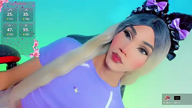 Snapshot of emelly_horny_ chatting on 10.08.25 emelly horny  online show from 10.08.25