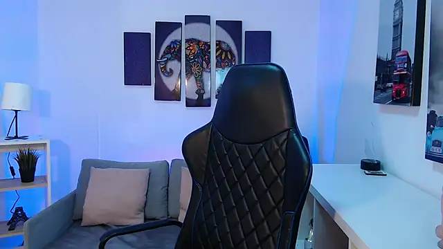 Snapshot of Katelady chatting on 10.15.25 Katelady online show from 10.15.25