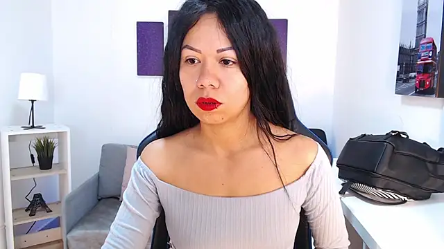 Snapshot of Katelady chatting on 10.26.25 Katelady online show from 10.26.25