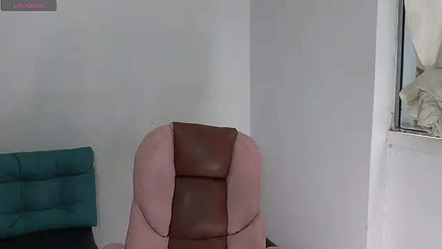 Snapshot of atenea_02_love chatting on 05.23.26 atenea 02 love online show from 05.23.26