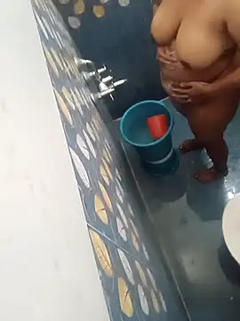 Snapshot of Srisetty chatting on 11.19.25 Srisetty online show from 11.19.25