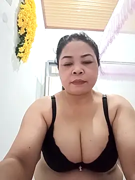 Baby-bigtits2024 online show from 03.08.25