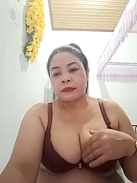 Baby-bigtits2024 online show from 03.10.25